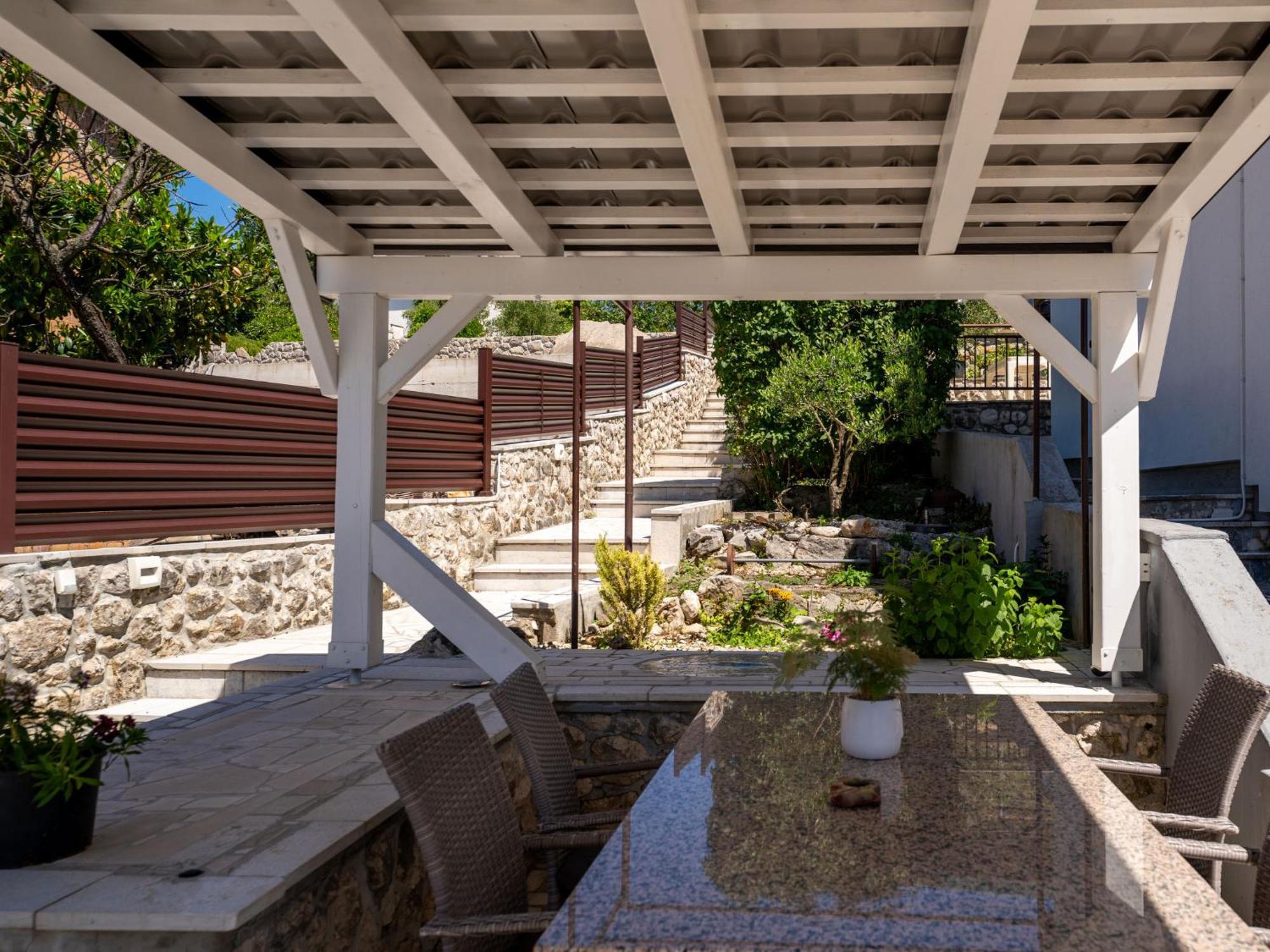 Apartment Albaneze By Interhome Njivice Buitenkant foto